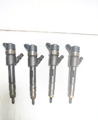 Suzuki Grand Vitara II Fuel injectors set 0445110230 8200389369 8G883T