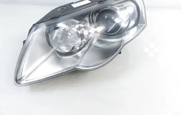 Volkswagen PASSAT B6 Headlight/headlamp 3C0941751G
