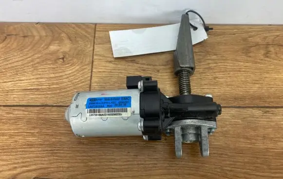 Dodge Challenger Seat adjustment motor L0372818AA