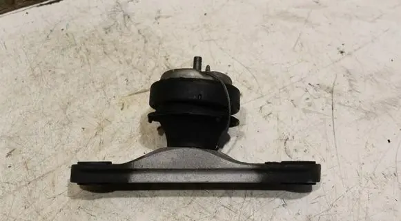 Volvo V40 Engine mount bracket 31359635