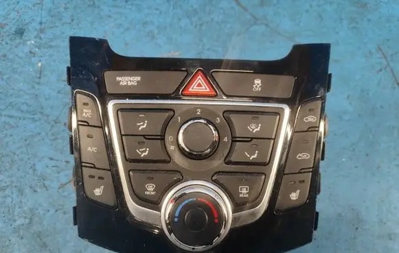 Hyundai Elantra Air conditioning/heating control unit 97250A6000