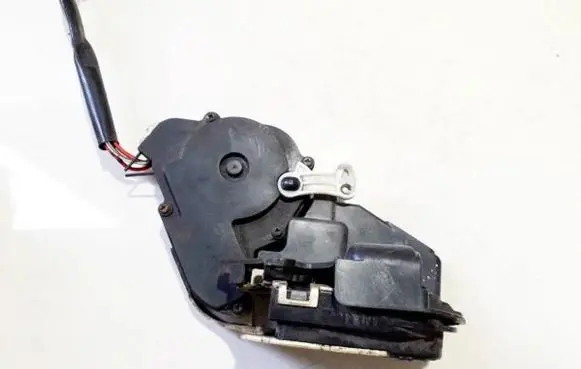 Mazda 626 Front door lock
