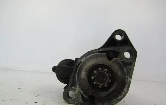 Volkswagen Golf III Starter motor 0986017830