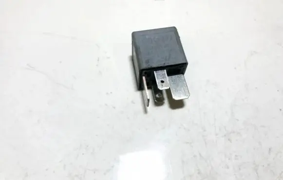 Audi A6 Allroad C5 Other relay 8d0951253 v23134j52x300