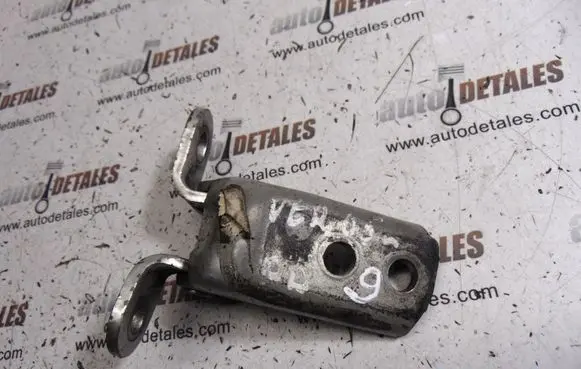 Toyota Corolla Verso AR10 Front door upper hinge
