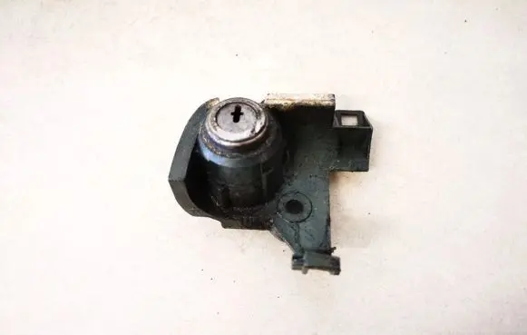 Peugeot 406 Front door lock (next to the handle) 