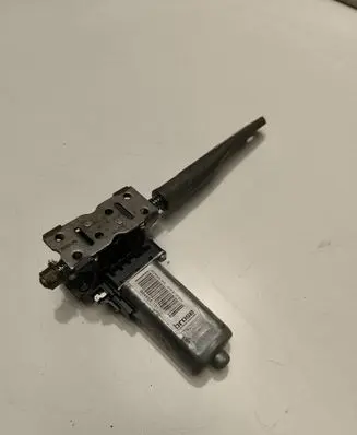 Chrysler Sebring (JS) Seat adjustment motor 984688101 D295500