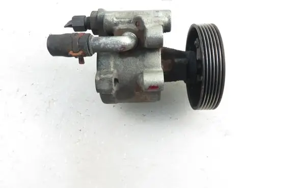 Renault Scenic I Power steering pump 7700415198 7700417308 26058572