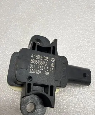 Mercedes-Benz ML W166 Airbag deployment crash/impact sensor A1668210351 56054084AA