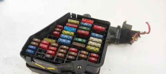 Volkswagen Golf IV Fuse box set 1J1970076K 1J1970000S