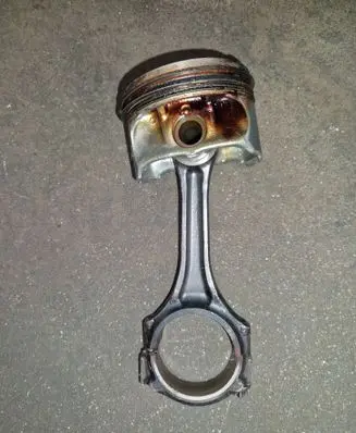 Mercedes-Benz CLA C117 X117 W117 Piston with connecting rod A2701917