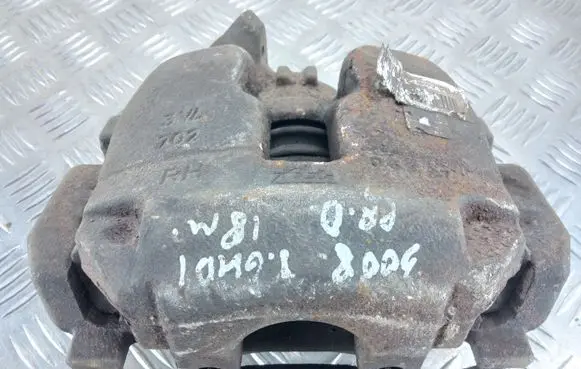 Peugeot 5008 Front brake caliper