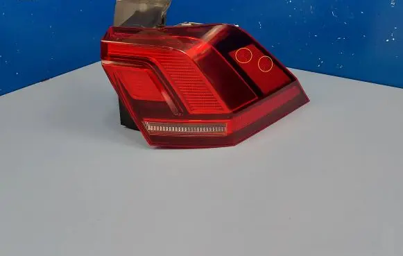 Volkswagen Tiguan Rear/tail lights 5NA945096C
