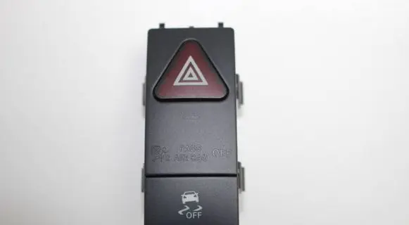 Mercedes-Benz E W212 Hazard light switch A2128207210 9365 33692402