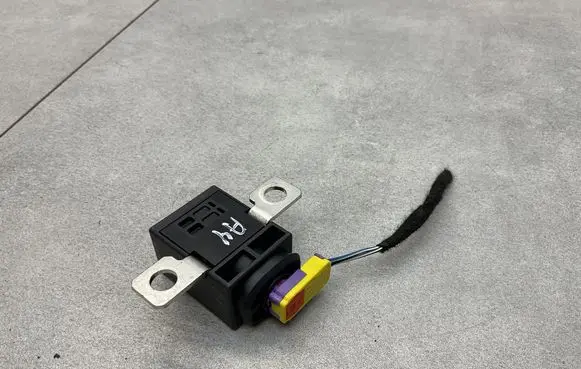 Audi Q5 SQ5 Battery relay fuse 4F0915519