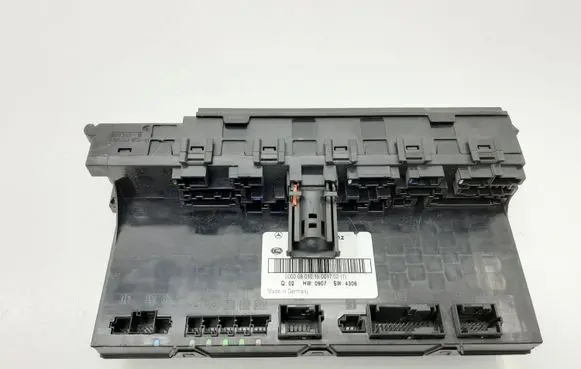 Mercedes-Benz E W211 Fuse box set A2115458701