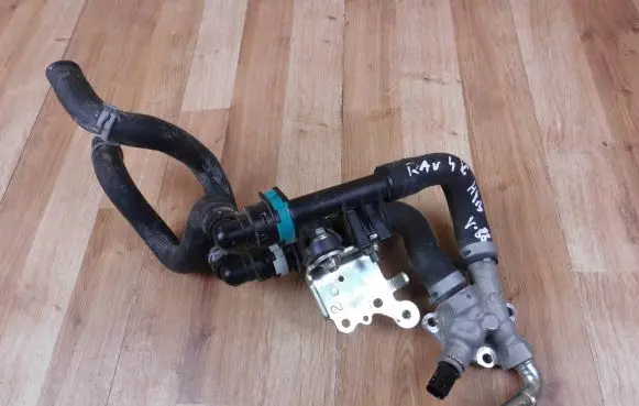 Toyota Highlander XU70 Thermostat housing 1635125040