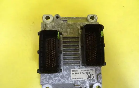 Fiat Punto (188) Engine control unit/module 0261204983