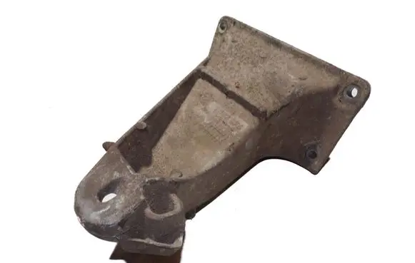 BMW 5 E39 Engine mounting bracket 1092974