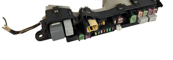 Toyota Avensis T250 Fuse box set 5136YA1