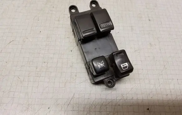 Nissan Almera N16 Electric window control switch