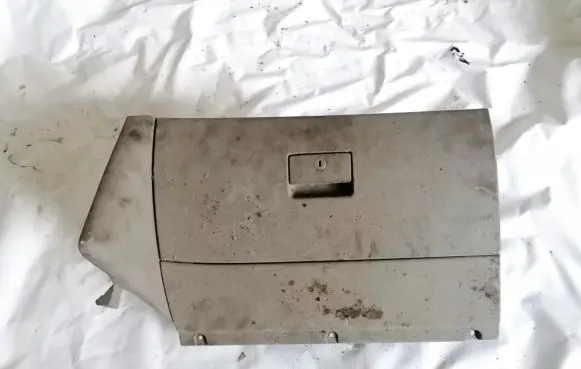 Volkswagen Golf IV Glove box 1j1857101a