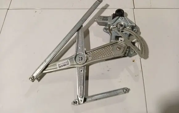 Toyota Yaris Sliding door window regulator with motor
