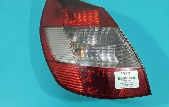 Renault Scenic II - Grand scenic II Rear/tail lights 8200127704E IMPRK1491271
