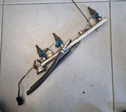 Audi A4 S4 B5 8D Fuel main line pipe 058133681b