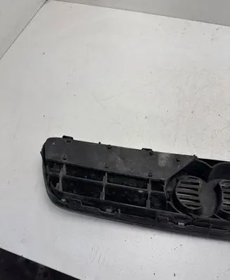 Audi A6 S6 C4 4A Front bumper upper radiator grill