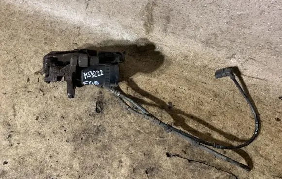 BMW 2 F46 Rear brake caliper 6798957