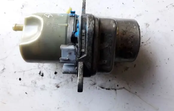 Volvo V50 Power steering pump 4N513K514DJ