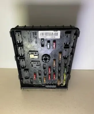 Volkswagen PASSAT B6 Fuse module 3C0937125 63592777