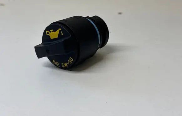 Ford Mustang VI Oil filler cap FR3E6765AA