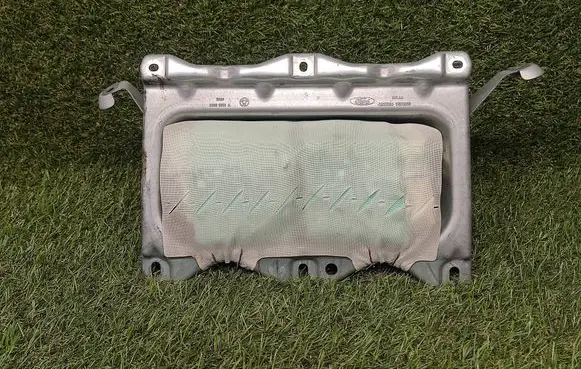 Ford Focus Passenger airbag 6M51A042B84BD 30372956D 08096C80037