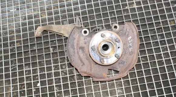 Land Rover Discovery 3 - LR3 Front wheel hub