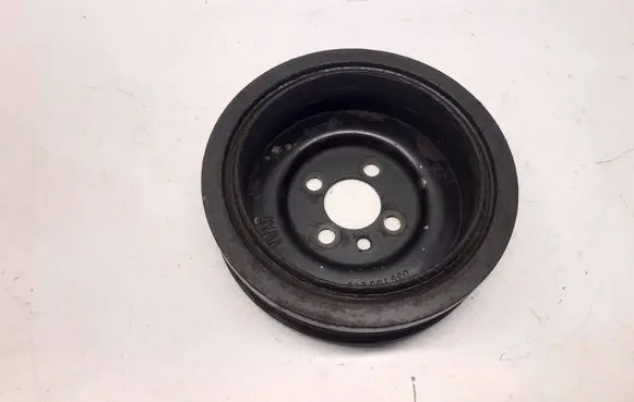 Volkswagen PASSAT B6 Crankshaft pulley 03G105243