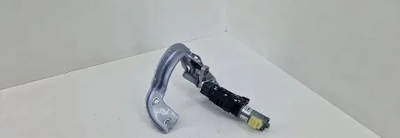 Audi A4 S4 B9 Tailgate/trunk/boot lift motor 8W9827852A 8W9827300A 0390204156