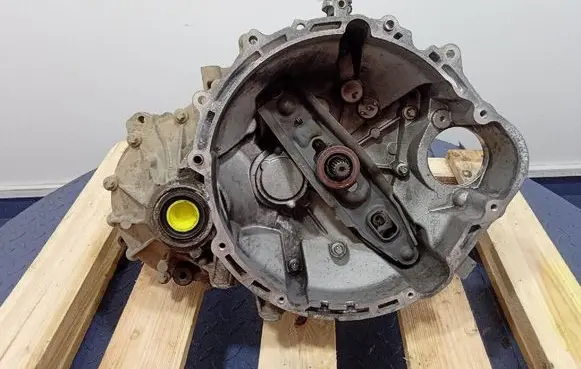 Mitsubishi Colt Manual 6 speed gearbox P2500A223