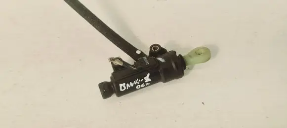 Clutch slave cylinder