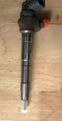 Volkswagen PASSAT B8 Fuel injector 0445110473