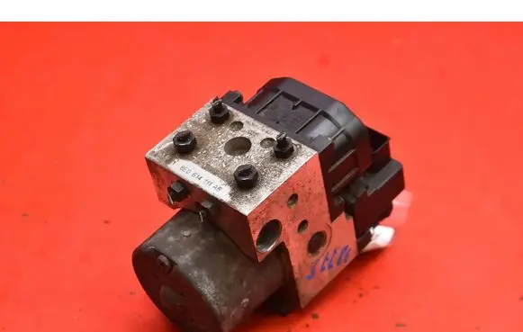 Audi A4 S4 B5 8D ABS Pump 8E0614111AB