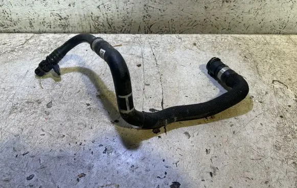 Engine coolant pipe/hose