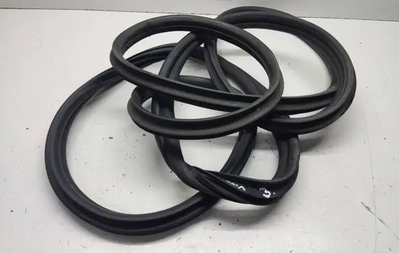 Mercedes-Benz Vito Viano W447 Sliding door rubber seal A4477310500 ZGS008