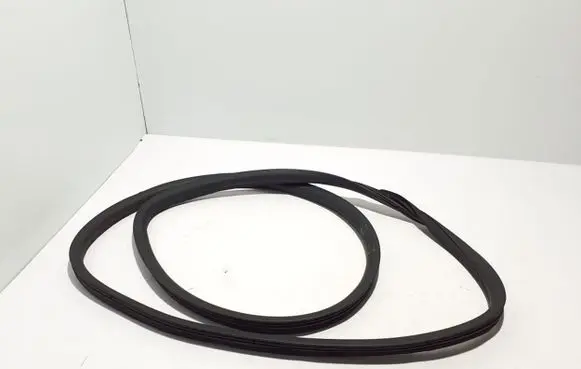 Peugeot Partner III Front door rubber seal 9818018380