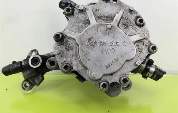 Volkswagen PASSAT B5.5 Electric auxiliary coolant/water pump 038145209C