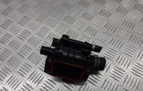 Ford C-MAX I Thermostat housing 
