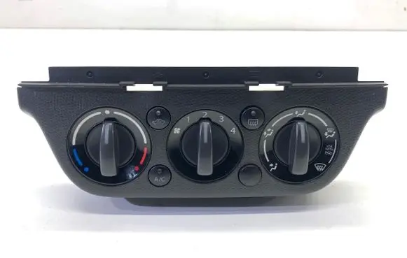 Suzuki Swift I Interior fan control switch 