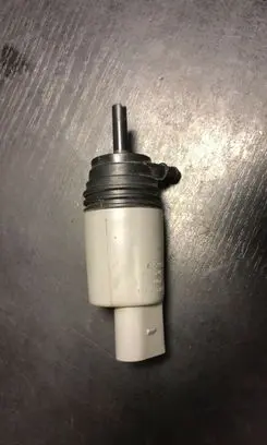 BMW 5 E60 E61 Windscreen/windshield washer pump 6934159