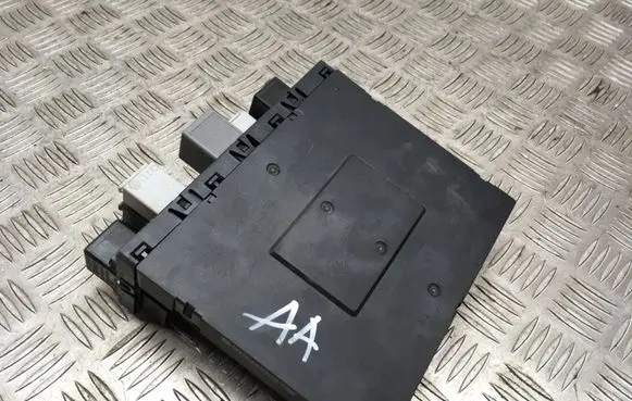 Volkswagen Tiguan Fuse module 3C0937049AJ